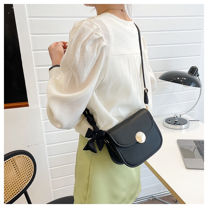 Túi xách nữ đeo chéo khóa tròn quai đeo phối khăn xinh xắn thời trang Hàn Quốc