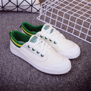 Giày Sneaker Trắng pha Xanh Đỏ