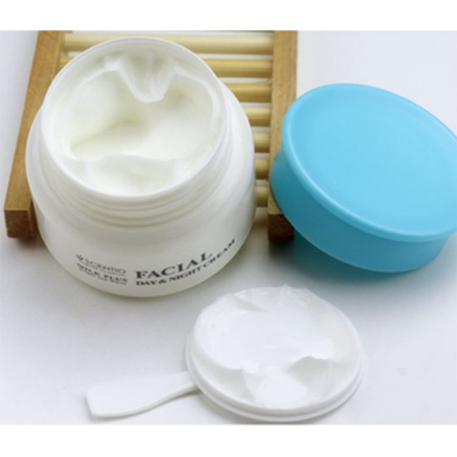 Kem dưỡng trắng da và sáng mịn ngày và đêm Beauty Buffet Scentio Milk Plus 50ml