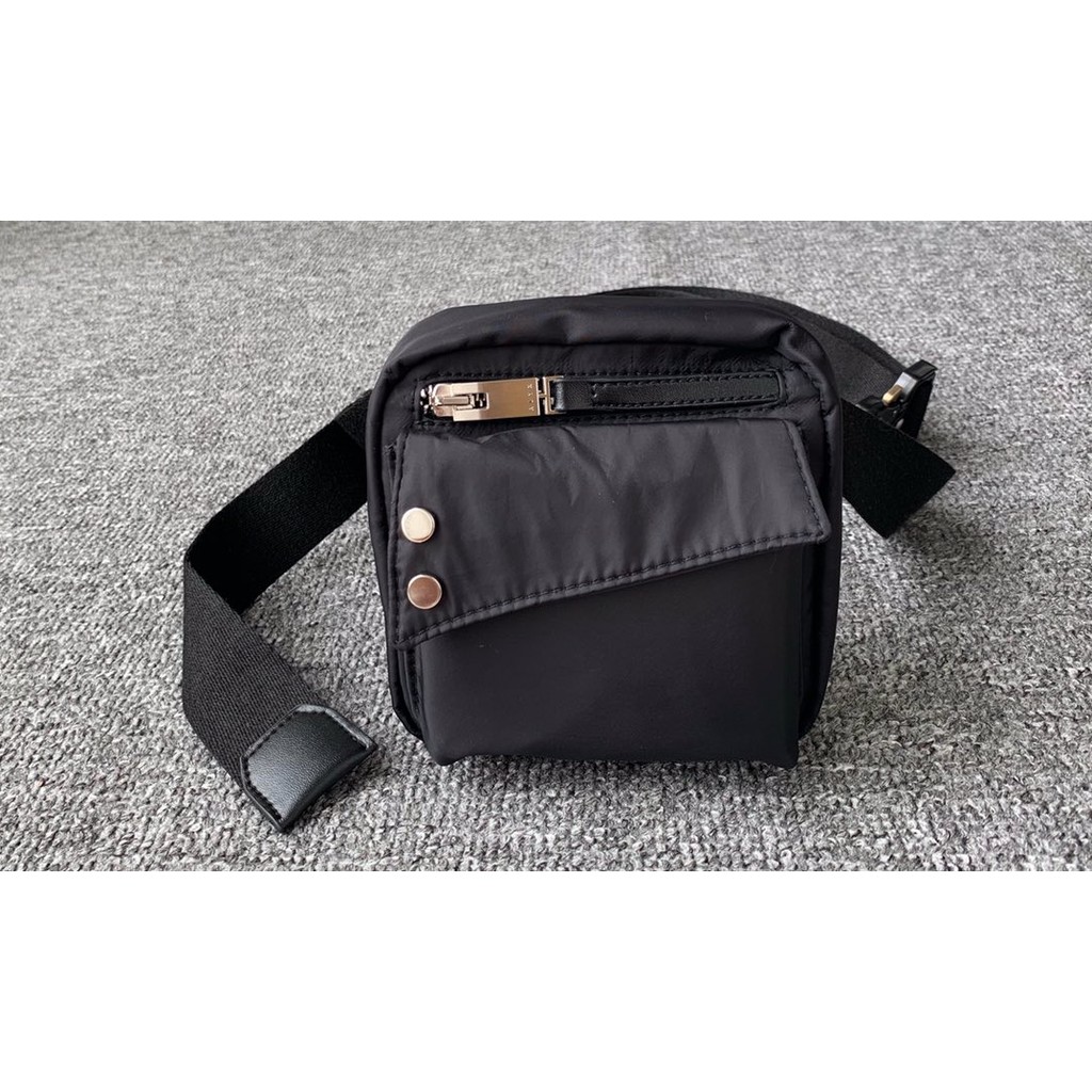 Túi đeo 1017 ALYX 9SM flat pouch ss20
