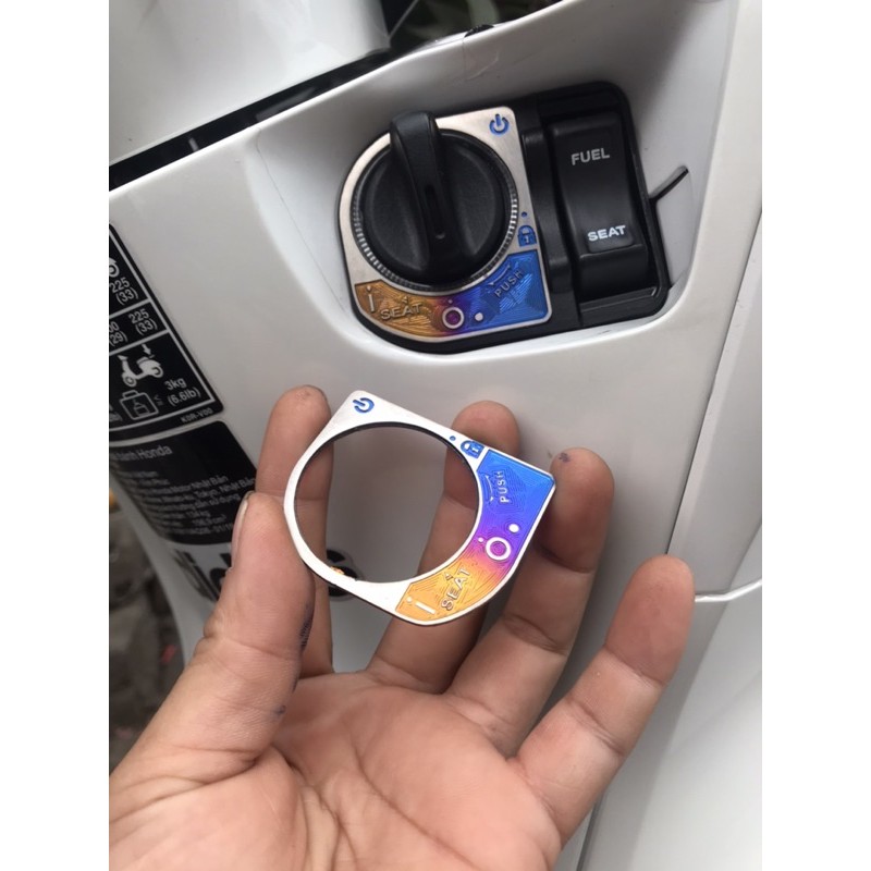 Ốp ổ khoá titan sh 2016-2021