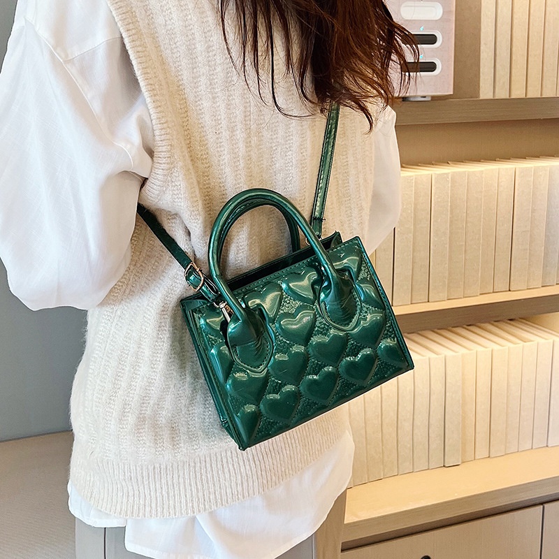 Túi Xách Đeo Vai Kiểu Vuông Nhỏ Thêu Hình Trái Tim Lấp Lánh Thời Trang Mới 2022