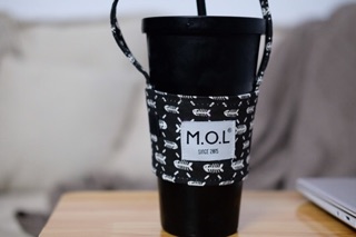 Quai Vải: M.O.L Cup holder