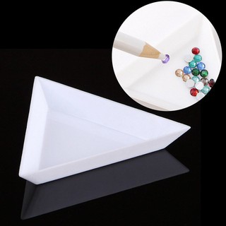Khay tam giác nhựa đựng đá phụ kiện móng tay