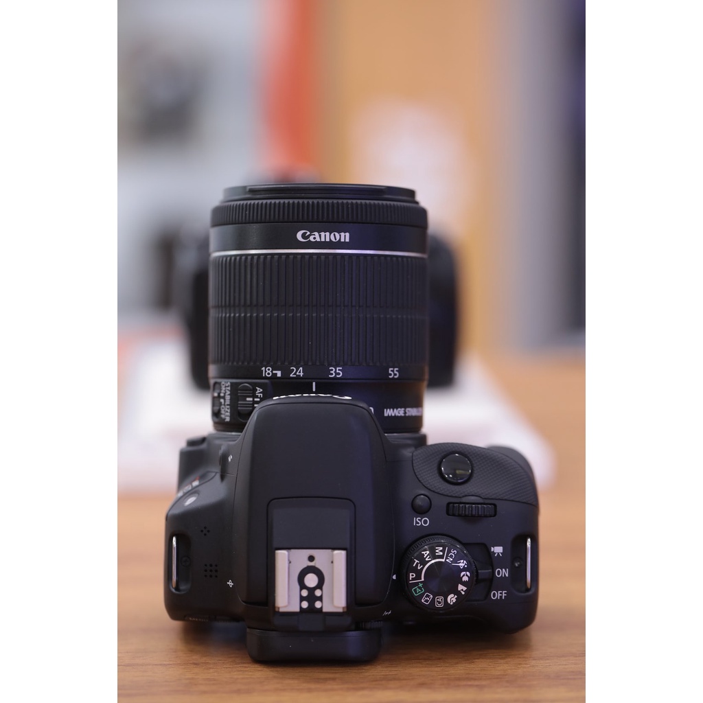 Máy ảnh Canon 100D + kit 18-55mm IS - Quay FullHD - 18 Megapixel - Mới 95%