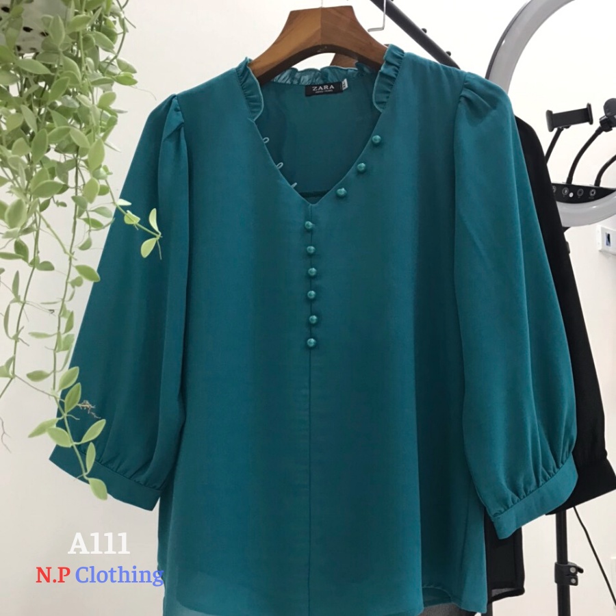 Áo Trung Niên Nữ A111, Mẫu Áo Kiểu Tay Lỡ Cổ V Đính Nút Form Rộng Bigsize | Thời Trang Trung Niên U50