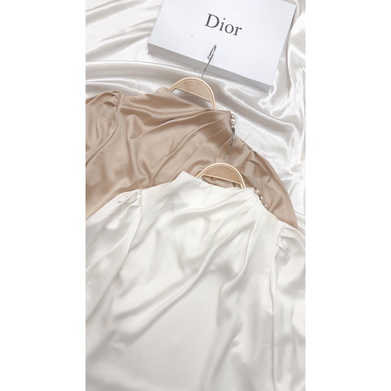 ÁO SƠ MI NỮ CỔ CHÉO ĐÍNH NGỌC DÀI TAY | BigBuy360 - bigbuy360.vn