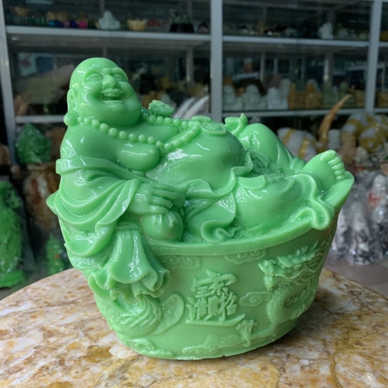 Tượng Cụ Di Lặc Cười Hoan Hỉ Nằm Trên Thỏi Vàng Đá Đúc - ngang 20cm
