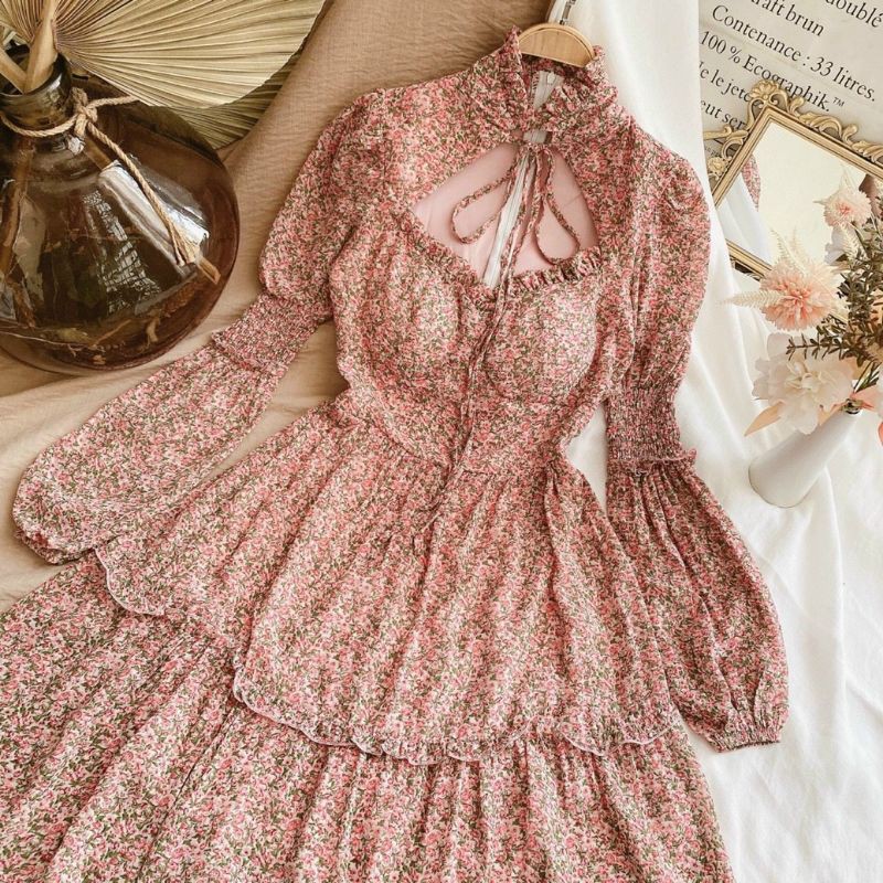 Đầm voan hoa tầng cutout ngực viền bèo
