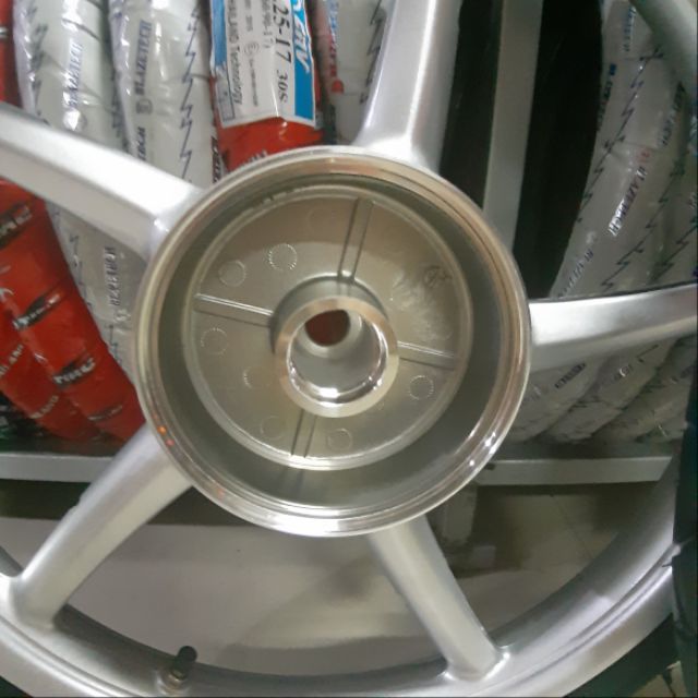 Bánh mâm 5 cây XMOOE dành cho SIRURS TAURUS JUPITER full vỏ ruột nhỏ trước 60,sau 70 như hình