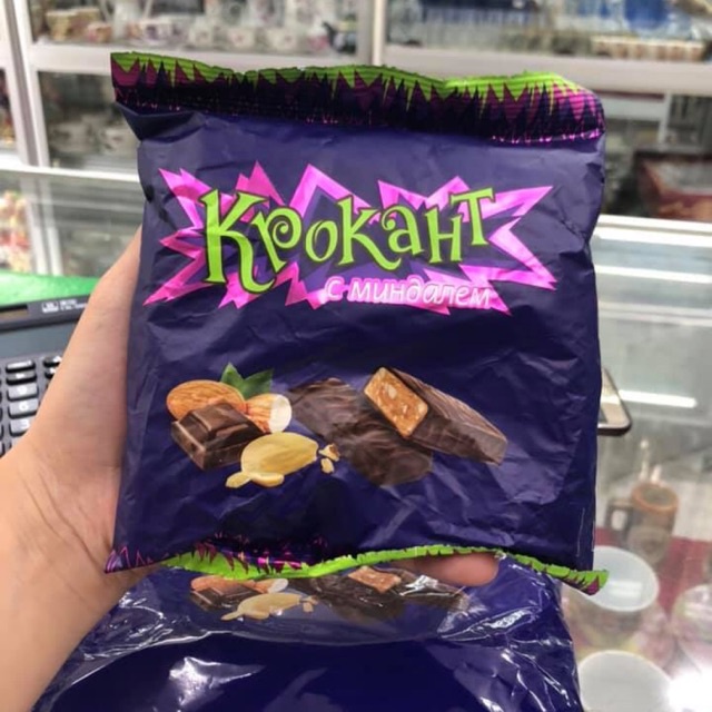 Socola hạnh nhân mạch nha Kpok 180g