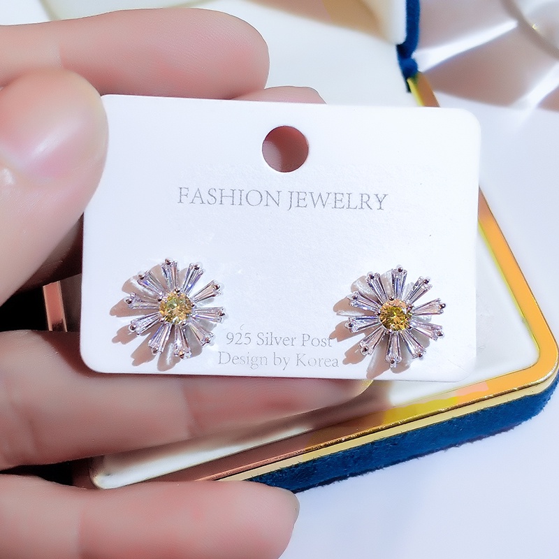 Đôi khuyên tai JIUDUOLAN mạ bạc thiết kế hoa cúc đính đá zircon nhân tạo thời trang thanh lịch dành cho nữ