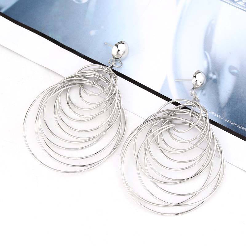 Khuyên nhiều vòng