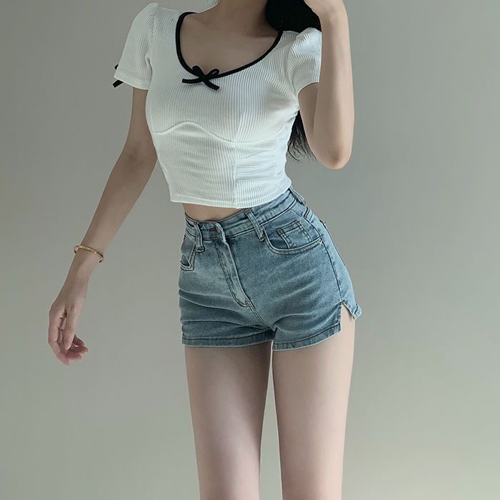 Quần Short Denim Lưng Cao Dáng Chữ A Xẻ Tà Quyến Rũ Hàng Mới Dành Cho Bạn Nữ