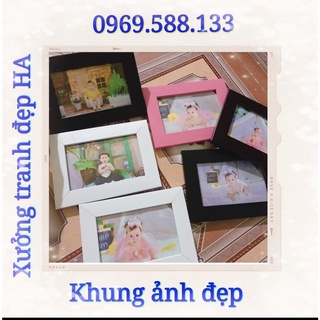 Khung để bàn cạnh nhỏ hộp xinh xắn cỡ 10x15cm- tặng kèm chân để bàn. Mặt khung bằng mica.