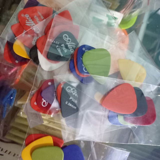 Phím gãy guitar,ukulele....  Alicer giá rẽ nhất .