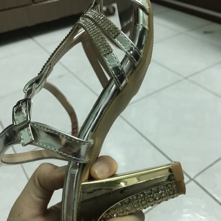Thanh lý giày cao cấp các loại
