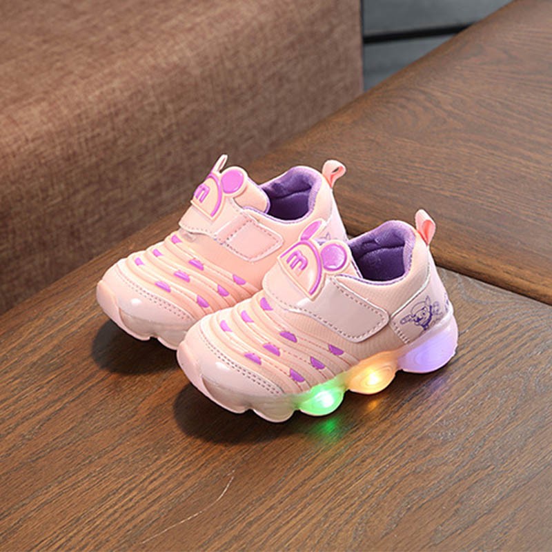 Giày thể thao đế tích hợp đèn LED đáng yêu cho bé