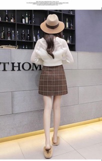 CHÂN VÁY DẠ KẺ