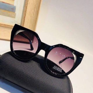 Kính Guess