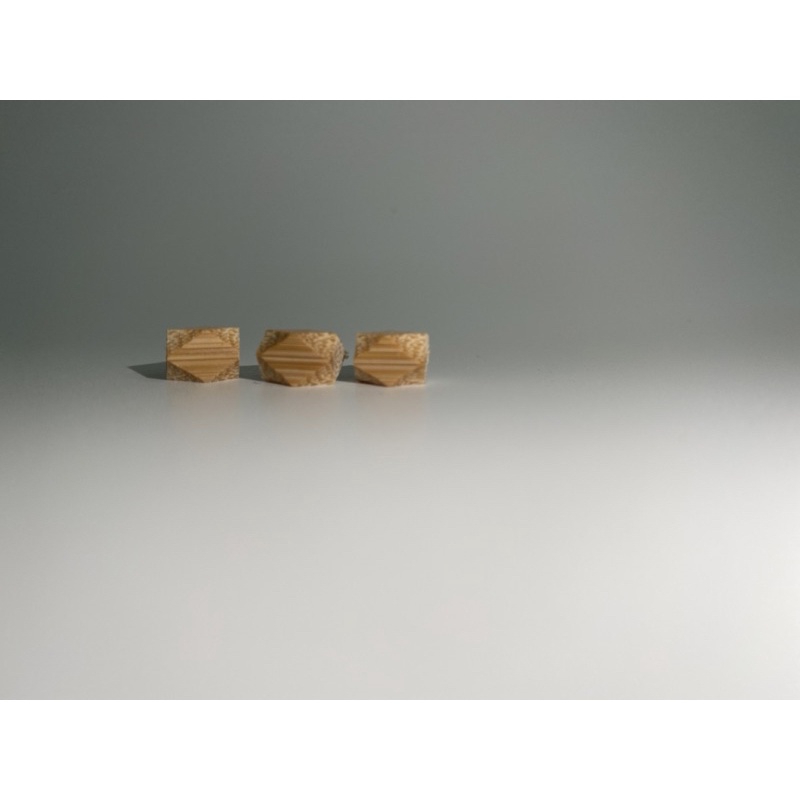 Bộ 3 viên bi, vấu chân lồng khuyên siêu nét phí cực đẹp.