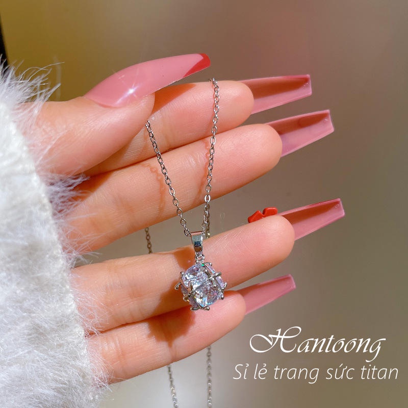 Vòng cổ nữ chất liệu titan mặt tròn đính đá pha lê cao cấp phong cách thời trang thanh lịch mẫu mới 2023
