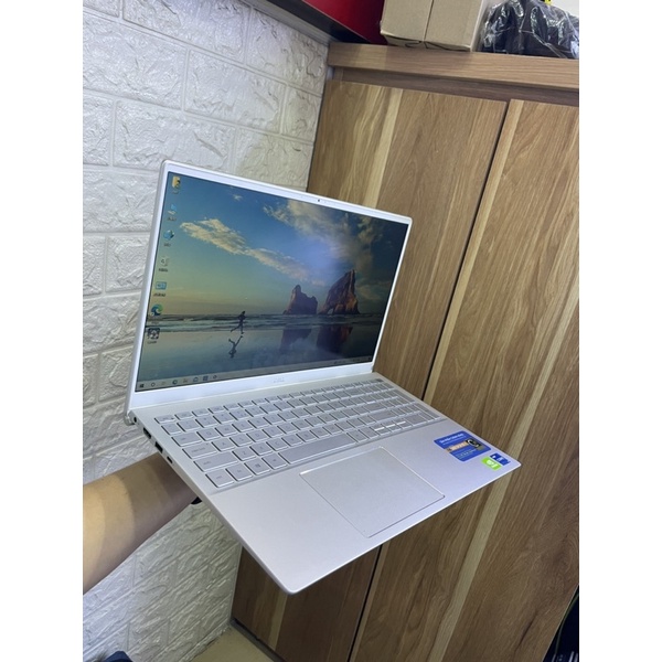 Laptop Dell Inspiron N5502- LIKE NEW, FULL BOX CHƯA QUA SỬ DỤNG