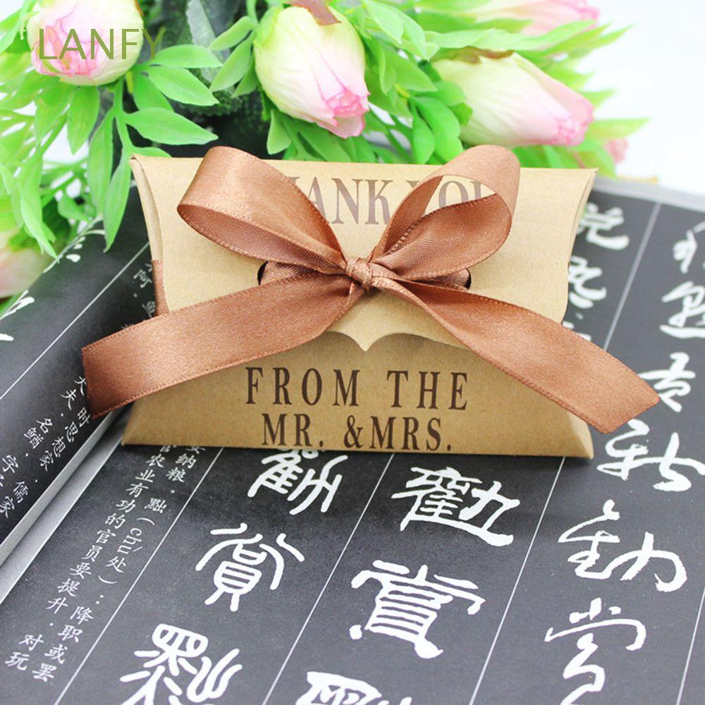 50 hộp quà giấy nhỏ xinh trang trí tiệc cưới