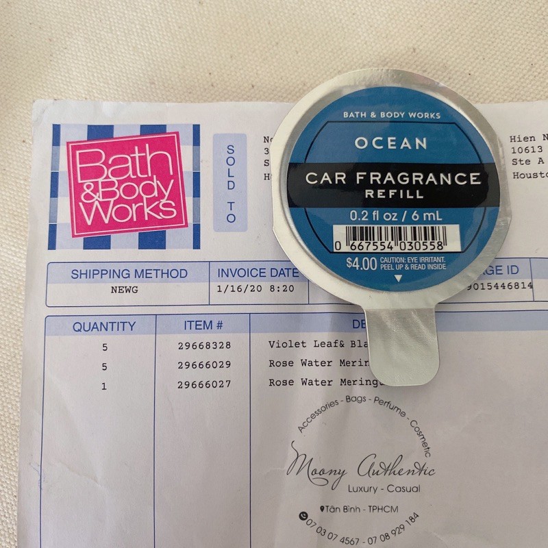 Case và tinh dầu khử mùi làm thơm xe hơi  Bath &amp;Body Works