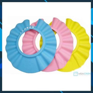 mũ chắn nước bịt tai khi tắm cho bé