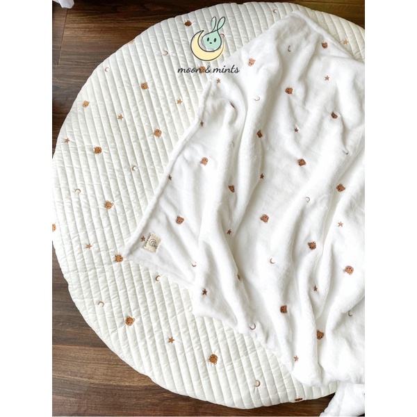 Chăn lông nhung tuyết thêu họa tiết cho bé Moon&Mints, 2 lớp dày dặn