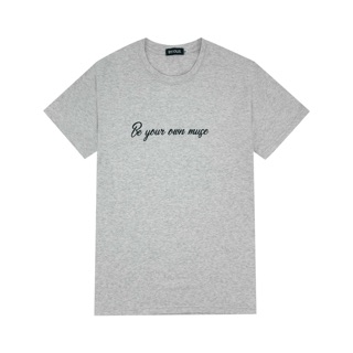 Áo phông "be your own muse"