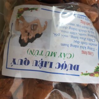 Rễ cây Mú từn