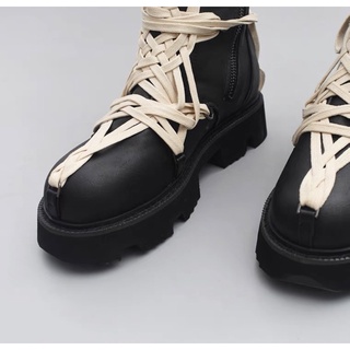 Giày boots nữ đế bằng phong cách GOTHIC