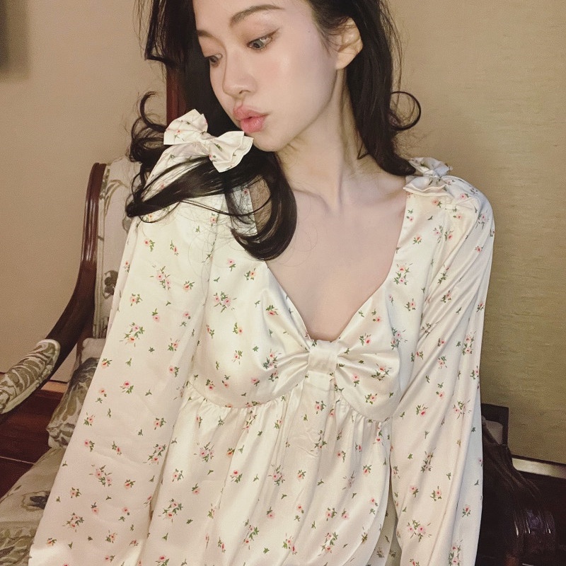 Đồ ngủ Tay Dài Cổ Chữ V Phối Ren In Họa Tiết Hoa Thời Trang Mùa Xuân Mới Xinh Xắn Cho Nữ