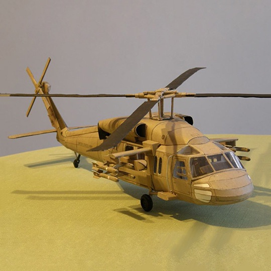 Mô Hình Máy Bay Trực Thăng Hawk UH-60 Màu Đen Tỉ Lệ 1: 33