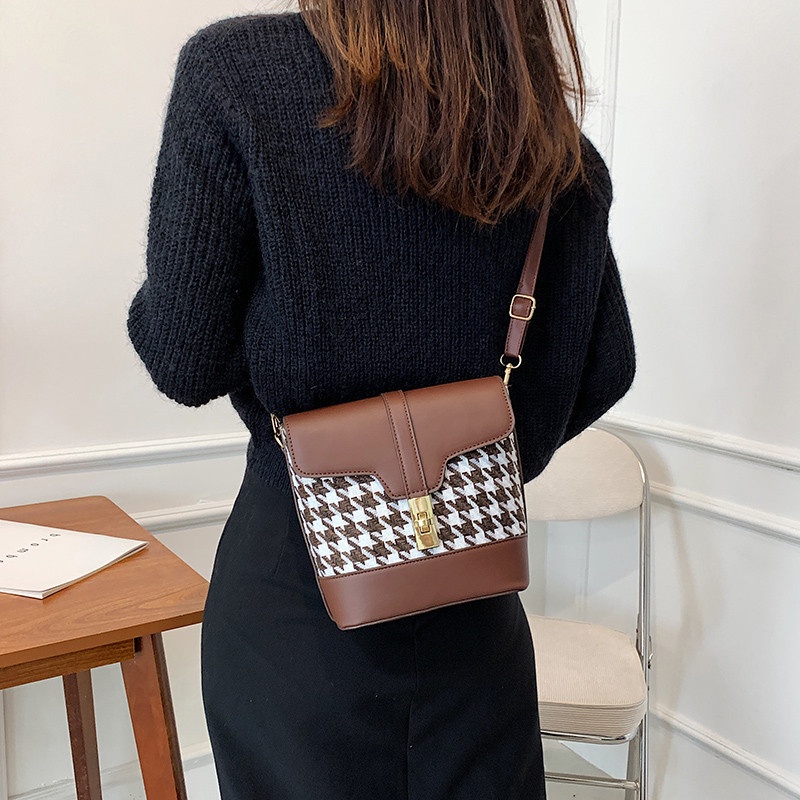 Túi đeo chéo vai thời trang phong cách Retro đơn giản 2021