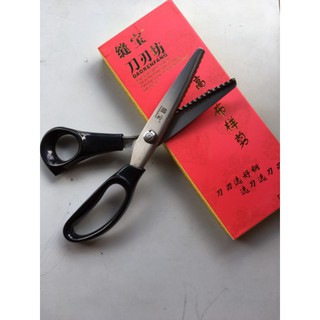 kéo cắt vải hình răng cưa loại tốt, lưỡi đen