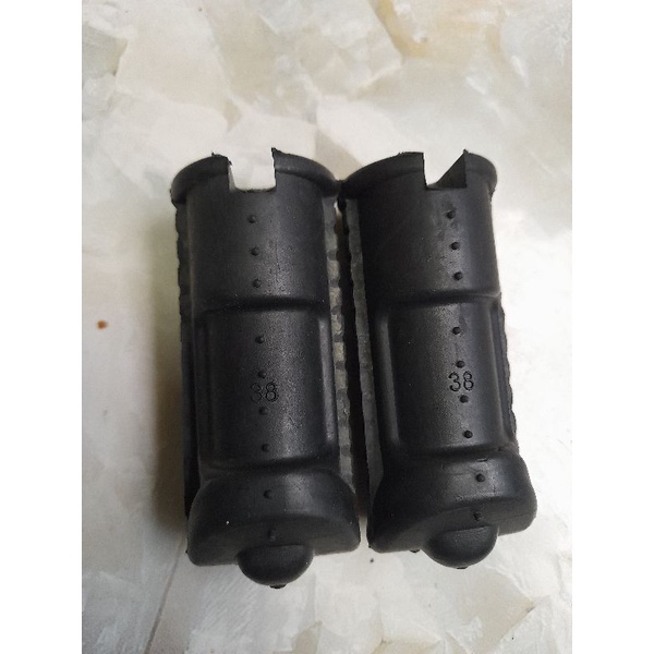 Cặp cao su gác chân trước xe Dream loại tốt