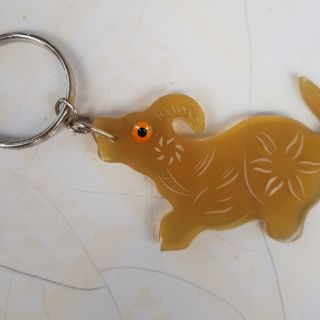 Móc khóa sừng chạm khắc hình 12 con giáp