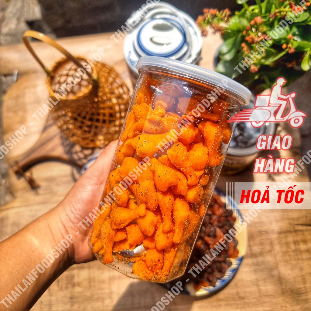 Bánh Que Đùi Gà Vị Cay Thái Lan Lon 200Gram