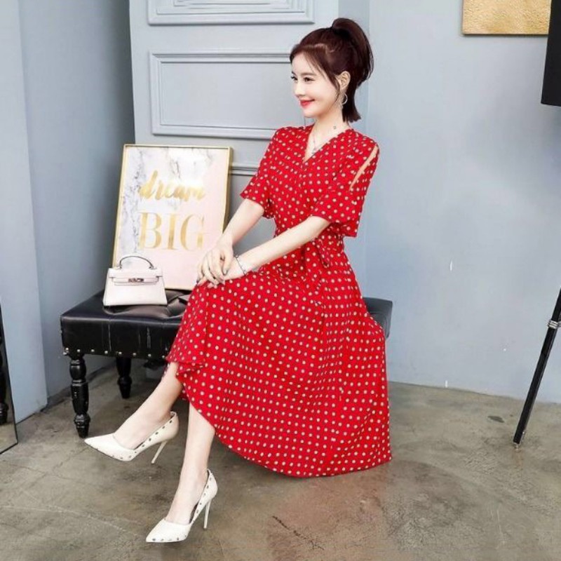 Đầm tay ngắn dáng chữ A hoạ tiết chấm bi thiết kế cổ chữ V nữ tính