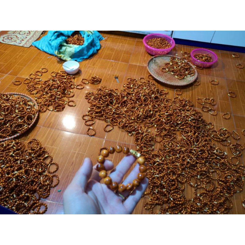 Sỉ vòng tay gỗ huyết long các loại 10k