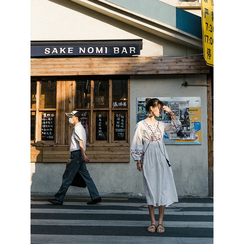 Váy boho dáng dài thêu đi du lịch