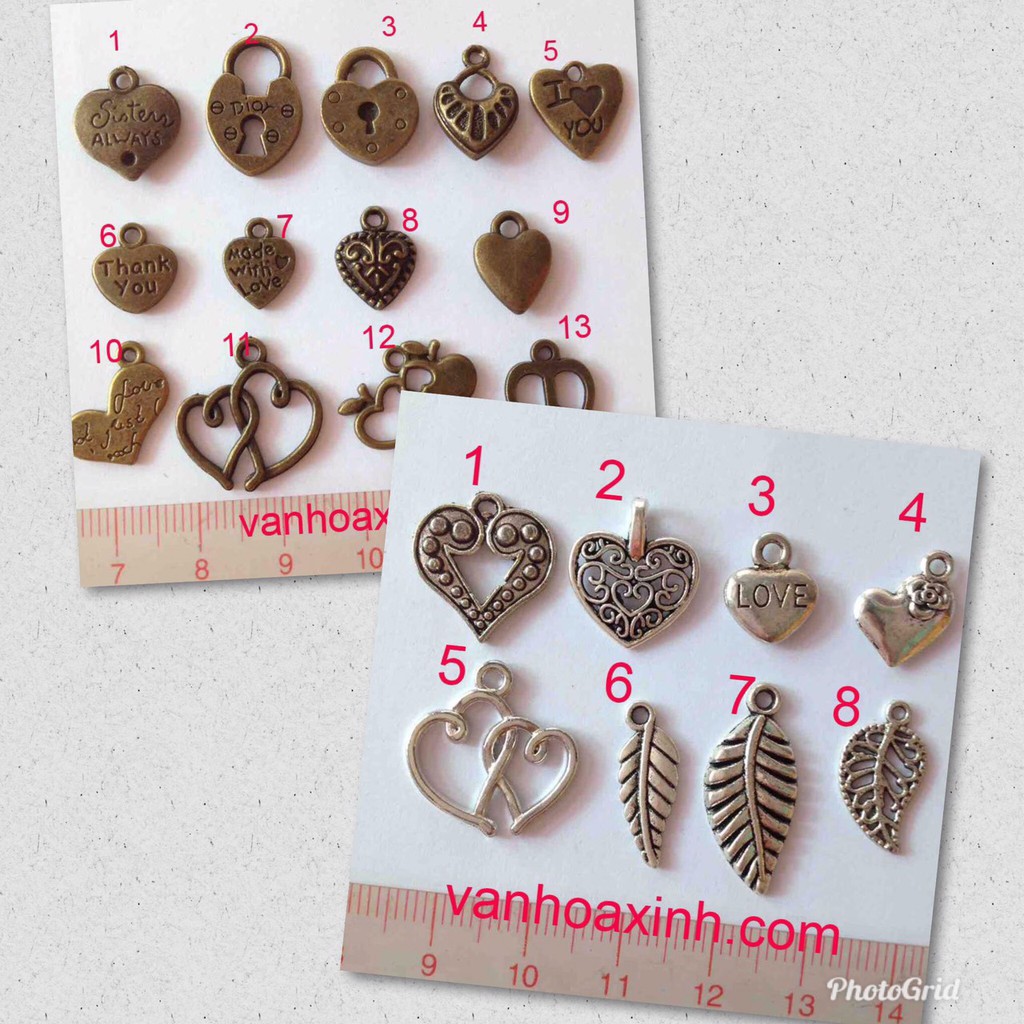 2 charm trang trí hình trái tim hoặc chiếc lá