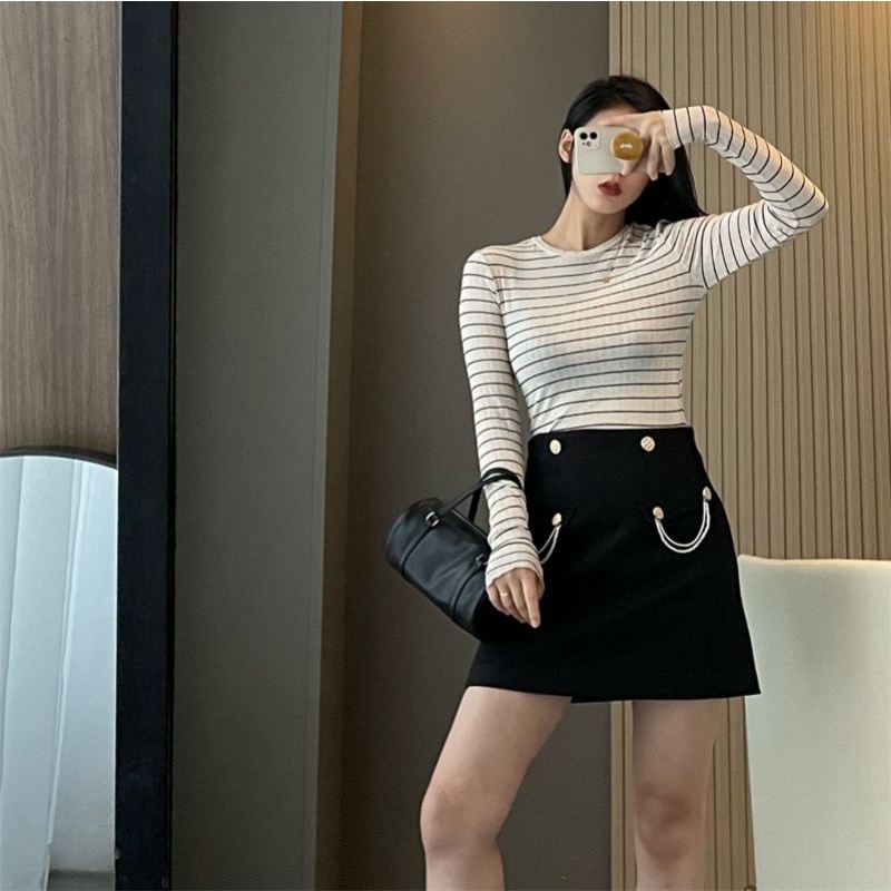 Áo knit ôm body kẻ sọc đen MNG