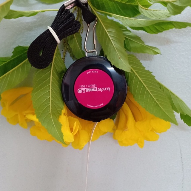 Thước dây bấm rút tự động