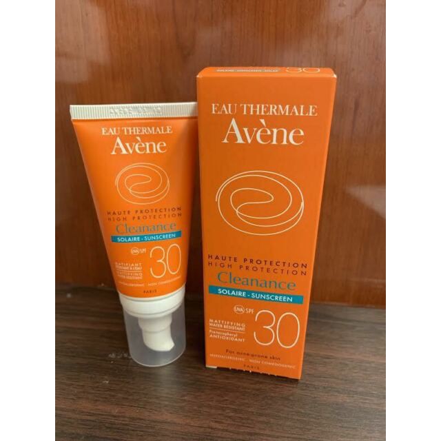 KEM CHỐNG NẮNG CHO DA NHỜN MỤN AVENE HIGH PROTECTION CLEANANCE SUNSCREEN SPF30 50ML CHÍNH HÃNG - 7718