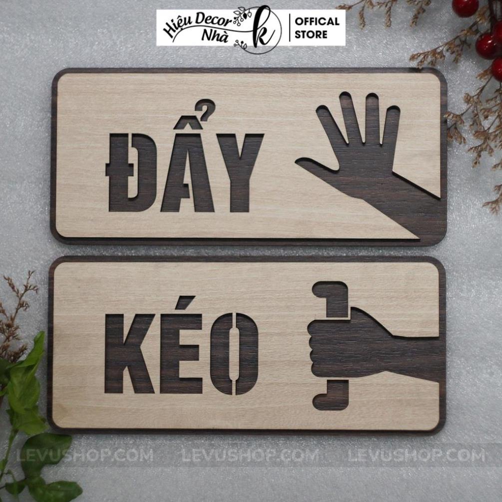 Bộ 2 bảng gỗ Kéo Đẩy trang trí dán cửa ra vào HiệuNhàK-TP06 - Hiệu Nhà K