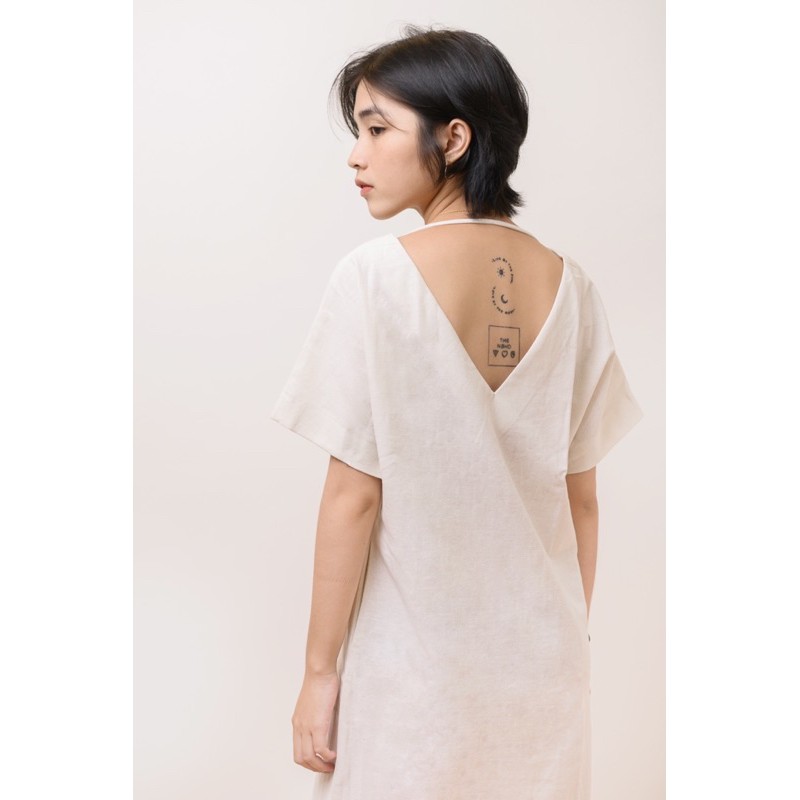 Đầm váy suông Linen hở lưng